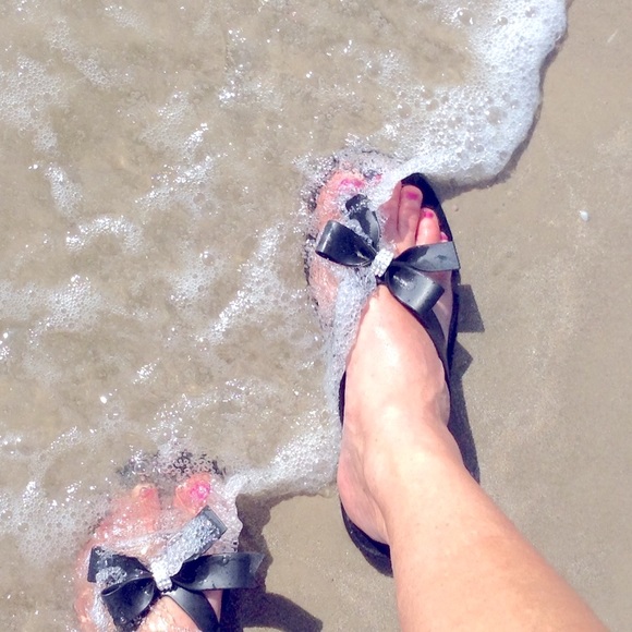 Meet your Posher, Retail Therapy - Picture 3 of 4